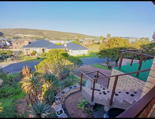 3 BEDROOM HOUSE FOR SALE IN STILBAAI-WES
